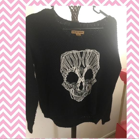 Cute black skull sweater - Picture 2 of 4